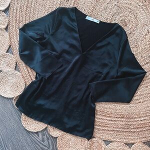 🩷MANGO SILKY BLACK TOP🩷